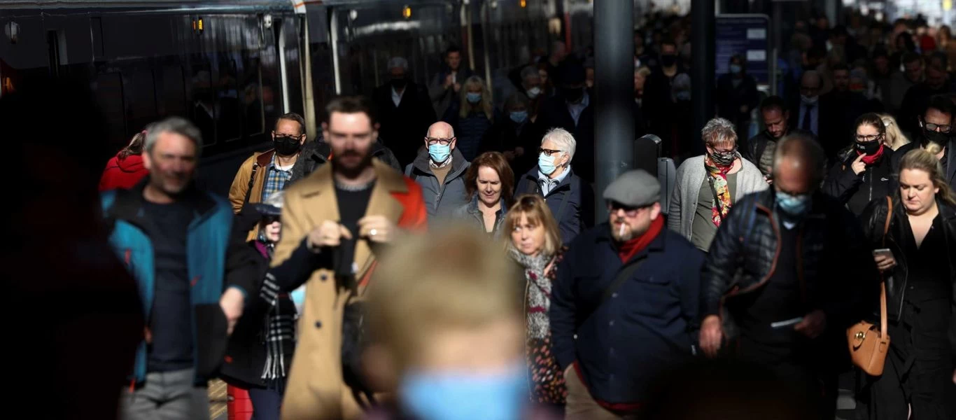 Βρετανία: Πάνω από 66.000 νέα κρούσματα